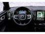 Volvo EX40 Single Motor Extended Range Plus Europa 82 kWh | Trekhaak | Harman/Kardon | Power Seats | BLIS | Adaptive Cruise Control | Stoelverwarming voor & achter | Stuurverwarming | Warmtepomp | Getint Glas |