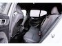 Volvo EX40 Single Motor Extended Range Plus Europa 82 kWh | Trekhaak | Harman/Kardon | Power Seats | BLIS | Adaptive Cruise Control | Stoelverwarming voor & achter | Stuurverwarming | Warmtepomp | Getint Glas |