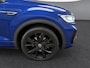 Volkswagen T-Roc 1.5 TSI R-Line 150pk DSG Automaat Panoramadak / Trekhaak afneembaar / Camera / Parkeersensoren / R-Line / Navigatie by App-connect hal