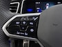 Volkswagen T-Roc 1.5 TSI R-Line 150pk DSG Automaat Panoramadak / Trekhaak afneembaar / Camera / Parkeersensoren / R-Line / Navigatie by App-connect hal