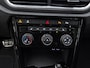 Volkswagen T-Roc 1.5 TSI R-Line 150pk DSG Automaat Panoramadak / Trekhaak afneembaar / Camera / Parkeersensoren / R-Line / Navigatie by App-connect hal