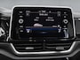 Volkswagen T-Roc 1.5 TSI R-Line 150pk DSG Automaat Panoramadak / Trekhaak afneembaar / Camera / Parkeersensoren / R-Line / Navigatie by App-connect hal