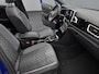 Volkswagen T-Roc 1.5 TSI R-Line 150pk DSG Automaat Panoramadak / Trekhaak afneembaar / Camera / Parkeersensoren / R-Line / Navigatie by App-connect hal