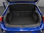 Volkswagen T-Roc 1.5 TSI R-Line 150pk DSG Automaat Panoramadak / Trekhaak afneembaar / Camera / Parkeersensoren / R-Line / Navigatie by App-connect hal