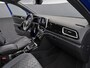 Volkswagen T-Roc 1.5 TSI R-Line 150pk DSG Automaat Panoramadak / Trekhaak afneembaar / Camera / Parkeersensoren / R-Line / Navigatie by App-connect hal
