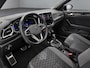 Volkswagen T-Roc 1.5 TSI R-Line 150pk DSG Automaat Panoramadak / Trekhaak afneembaar / Camera / Parkeersensoren / R-Line / Navigatie by App-connect hal