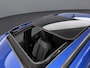 Volkswagen T-Roc 1.5 TSI R-Line 150pk DSG Automaat Panoramadak / Trekhaak afneembaar / Camera / Parkeersensoren / R-Line / Navigatie by App-connect hal