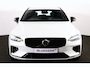 Volvo V60 T6 Recharge AWD Plus Dark - IntelliSafe Assist & Surround - 360º Camera - Harman/Kardon audio - Verwarmde voorstoelen, stuur & achterbank - Parkeersensoren voor & achter - Elektr. bedienb. voorstoelen met geheugen - Inklapbare trekhaak - 18' LMV