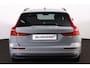 Volvo V60 T6 Recharge AWD Core Bright - IntelliSafe Assist & Surround - Adaptieve LED koplampen - Parkeercamera achter - Verwarmde voorstoelen, stuur & achterbank - Parkeersensoren voor & achter - Elektr. bedienb. voorstoelen met geheugen - Extra getint glas - 18' LMV