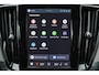 Volvo V60 T6 Recharge AWD Core Bright - IntelliSafe Assist & Surround - Adaptieve LED koplampen - Parkeercamera achter - Verwarmde voorstoelen, stuur & achterbank - Parkeersensoren voor & achter - Elektr. bedienb. voorstoelen met geheugen - Extra getint glas - 18' LMV