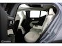 Volvo XC40 1.5 T4 Recharge Inscription | Panoramadak | 360 Camera | BLISS | Adaptieve Cruise | Pilot Assist | Verwarmbaar Stuurwiel & Voorstoelen | Elektrische stoelen