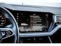 Volkswagen Touareg R 3.0 TSI eHybrid 462pk 4MOTION | Panoramadak | Trekhaak Uitklapbaar | Luchtvering | Soft Close | Head-up