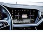 Volkswagen Touareg R 3.0 TSI eHybrid 462pk 4MOTION | Panoramadak | Trekhaak Uitklapbaar | Luchtvering | Soft Close | Head-up