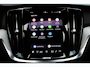 Volvo V60 2.0 T6 Plug-in hybrid AWD Plus Dark Head-up Display | Harman/Kardon Premium Geluidssysteem | Panoramisch Schuif-/Kanteldak | Adaptieve Cruise Control met Pilot Assist |19" 5-triplespaaks Black/Diamond Cut | Lederen Bekleding | Google Navigatiesysteem | 360 Graden Camera | Electronic Climate Controle | Voorstoelen Verwarmd En Elektrische Lendesteunen | Keyless Entry | Elektrische Achterklep | Elektrisch Verstelbare Stoelen Voor Met Memory |Verwarmbare Achterbank |