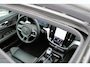 Volvo V60 2.0 T6 Plug-in hybrid AWD Plus Dark Head-up Display | Harman/Kardon Premium Geluidssysteem | Panoramisch Schuif-/Kanteldak | Adaptieve Cruise Control met Pilot Assist |19" 5-triplespaaks Black/Diamond Cut | Lederen Bekleding | Google Navigatiesysteem | 360 Graden Camera | Electronic Climate Controle | Voorstoelen Verwarmd En Elektrische Lendesteunen | Keyless Entry | Elektrische Achterklep | Elektrisch Verstelbare Stoelen Voor Met Memory |Verwarmbare Achterbank |