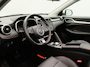 MG MG ZS EV Long Range Luxury 70 kWh | Apple Carplay/Android Auto | Achteruitrijcamera | Panoramadak | Cruise Control | Lederen Bekleding |