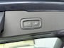 Volvo V60 Cross Country B5 AWD Pro | Trekhaak | Panoramadak | Head-up Display | Harman Kardon Audio | Parkeerverwarming | 360° Camera | Parkeersensoren | Stoelverwarming voor en achter | Elektrisch Verstelbare Voorstoelen | Cruise Control Adaptief | BLIS