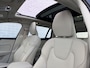 Volvo V60 Cross Country B5 AWD Pro | Trekhaak | Panoramadak | Head-up Display | Harman Kardon Audio | Parkeerverwarming | 360° Camera | Parkeersensoren | Stoelverwarming voor en achter | Elektrisch Verstelbare Voorstoelen | Cruise Control Adaptief | BLIS