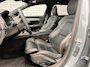 Volvo V90 T6 Plug-in Hybrid AWD Plus Dark | PHEV Long Range | SOH 100% | Luchtvering | Panoramadak | Harman Kardon Audio | Trekhaak | Sportstoelen | Keyless Entry | Elektrische Achterklep | Elektrisch Verstelbare Voorstoelen | Stoelverwarming | Lichtmetalen Velgen 20 inch | Navigatie | Apple Carplay | Android Auto