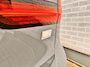 Volvo V90 T6 Plug-in Hybrid AWD Plus Dark | PHEV Long Range | SOH 100% | Luchtvering | Panoramadak | Harman Kardon Audio | Trekhaak | Sportstoelen | Keyless Entry | Elektrische Achterklep | Elektrisch Verstelbare Voorstoelen | Stoelverwarming | Lichtmetalen Velgen 20 inch | Navigatie | Apple Carplay | Android Auto