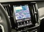 Volvo V90 T6 Plug-in Hybrid AWD Plus Dark | PHEV Long Range | SOH 100% | Luchtvering | Panoramadak | Harman Kardon Audio | Trekhaak | Sportstoelen | Keyless Entry | Elektrische Achterklep | Elektrisch Verstelbare Voorstoelen | Stoelverwarming | Lichtmetalen Velgen 20 inch | Navigatie | Apple Carplay | Android Auto