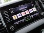 Skoda Karoq 1.5 TSI ACT DSG | trekhaak wegklapbaar | camera | adaptive cruise | stuurwielverwarming | stoelverwarming voor + achter