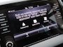 Skoda Karoq 1.5 TSI ACT DSG | trekhaak wegklapbaar | camera | adaptive cruise | stuurwielverwarming | stoelverwarming voor + achter
