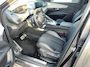 Peugeot 3008 1.6 HYbrid 225 GT Afneembare Trekhaak | Black Pack | Camera | 19" Lichtmetaal | Leder/Stof | Parkeersensoren Rondom | Digitaal Dashboard | Achteruitrijcamera | Afneembare trekhaak | Afwijkende dakkleur