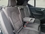 Volvo XC40 2.0 B4 Plus Dark / Pano. dak / Adaptieve Cruise / Trekhaak / Elek. verstelbare stoelen / Harman Kardon / Stoel+stuur verwarming / BLIS / Camera achter / Carplay & Android Auto /