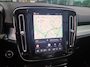 Volvo XC40 2.0 B4 Plus Dark / Pano. dak / Adaptieve Cruise / Trekhaak / Elek. verstelbare stoelen / Harman Kardon / Stoel+stuur verwarming / BLIS / Camera achter / Carplay & Android Auto /