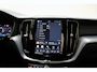 Volvo XC60 T6 Recharge Plug-In AWD Inscription Expression [ SoH 99,6% |Panorama Trekhaak Stoelverwarming Apple/Android ]