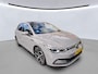 Volkswagen Golf 1.5 TSI 130pk Style / Panorama schuifk dak / Navigatie / LM 18 inch / LED / Parkeersensoren / APP