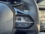 Peugeot e-208 EV Allure Pack 50 kWh Digitaal Dashboard | Leder/Stof | Camera | Parkeersensoren Achter | Cruise | Climate Control | DAB| Achteruitrijcamera | Airco (automatisch) | Apple Carplay/Android Auto|telefoonintegratie premium
