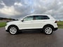 Volkswagen Tiguan 1.4 TSI ACT Highline / Automaat / NL Auto / Elektrische trekhaak / Stoelverwarming / ACC / Lederen bekleding /