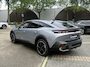 Peugeot 408 e-408 Allure 58 kWh SOH 99% | NIEUWE AUTO | ACHTERUITRIJCAMERA | KEYLESS | STOEL + STUURVERWARMING | ADAP. CRUISE | APPLE CARPLAY | RIJKLAAR INCL. 12 MND BOVAG GARANTIE |