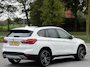 BMW X1 xDrive20i High Executive | Panorama | 20" | Lederen Sportstoelen