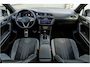 Volkswagen Tiguan 1.4 TSI eHybrid R-Line Business+ Pano / Trekhaak / Black /
