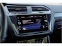 Volkswagen Tiguan 1.4 TSI eHybrid R-Line Business+ Pano / Trekhaak / Black /