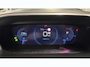Peugeot 2008 1.2 PURETECH 155PK GT PACK AUTOMAAT / NAVI / LEDER / CLIMA / PDC / 18" LMV / CAMERA / PANO. DAK / FOCAL AUDIO / KEYLESS / FULL-LED / AFN. TREKHAAK / FULL OPTIONS / NIEUWSTAAT !!