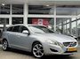 Volvo V60 1.6 T3 SUMMUM | NL-AUTO! | DEALER OH! | TREKHAAK!