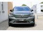 Volvo EX40 Single Motor Extended Range Ultra Europa 82 kWh | 45th Anniversary Edition | Panoramisch schuif-/ kanteldak | Harman Kardon | Elektrisch verstelbare voorstoelen met geheugen functie | 5 jaar garantie - (2 jaar extra fabrieksgarantie) | 20 inch lichtmetalen velgen | Extra getint glas achter | Verwarmde voorstoelen en stuurwiel | Pilot assist | Adaptieve cruise control