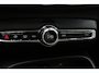 Volvo EX40 Single Motor Extended Range Ultra Europa 82 kWh | 45th Anniversary Edition | Panoramisch schuif-/ kanteldak | Harman Kardon | Elektrisch verstelbare voorstoelen met geheugen functie | 5 jaar garantie - (2 jaar extra fabrieksgarantie) | 20 inch lichtmetalen velgen | Extra getint glas achter | Verwarmde voorstoelen en stuurwiel | Pilot assist | Adaptieve cruise control