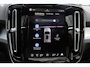 Volvo EX40 Single Motor Extended Range Ultra Europa 82 kWh | 45th Anniversary Edition | Panoramisch schuif-/ kanteldak | Harman Kardon | Elektrisch verstelbare voorstoelen met geheugen functie | 5 jaar garantie - (2 jaar extra fabrieksgarantie) | 20 inch lichtmetalen velgen | Extra getint glas achter | Verwarmde voorstoelen en stuurwiel | Pilot assist | Adaptieve cruise control