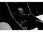 Volvo EX40 Single Motor Extended Range Ultra Europa 82 kWh | 45th Anniversary Edition | Panoramisch schuif-/ kanteldak | Harman Kardon | Elektrisch verstelbare voorstoelen met geheugen functie | 5 jaar garantie - (2 jaar extra fabrieksgarantie) | 20 inch lichtmetalen velgen | Extra getint glas achter | Verwarmde voorstoelen en stuurwiel | Pilot assist | Adaptieve cruise control
