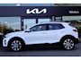 Kia Stonic 1.0 T-GDi DynamicLine | Airco | Cruise Control | Camera | Bluetooth | Navigatie | 17"LM velgen met All Season banden |