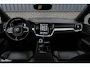 Volvo V60 2.0 T8 Plug-in hybrid AWD Plus Dark | Zwenkbare trekhaak | Adaptieve cruise | Memory | Blis | Harman Kardon |