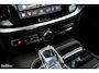 Volvo V60 2.0 T8 Plug-in hybrid AWD Plus Dark | Zwenkbare trekhaak | Adaptieve cruise | Memory | Blis | Harman Kardon |