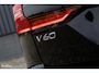 Volvo V60 2.0 T8 Plug-in hybrid AWD Plus Dark | Zwenkbare trekhaak | Adaptieve cruise | Memory | Blis | Harman Kardon |