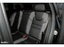 Volvo V60 2.0 T8 Plug-in hybrid AWD Plus Dark | Zwenkbare trekhaak | Adaptieve cruise | Memory | Blis | Harman Kardon |