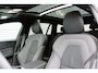 Volvo V60 T8 Plug-in hybrid AWD Plus Dark | Panoramadak | Trekhaak | Verwarmbare voorstoelen, achterbank en stuurwiel | Head-up display | 360 graden camera | Premium audio by Harman Kardon | Apple carplay/Android auto